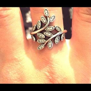 Pandora sparking leaves ring